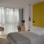 Szálloda Plaza 2*