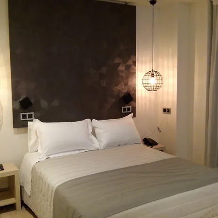 Plaza Отель